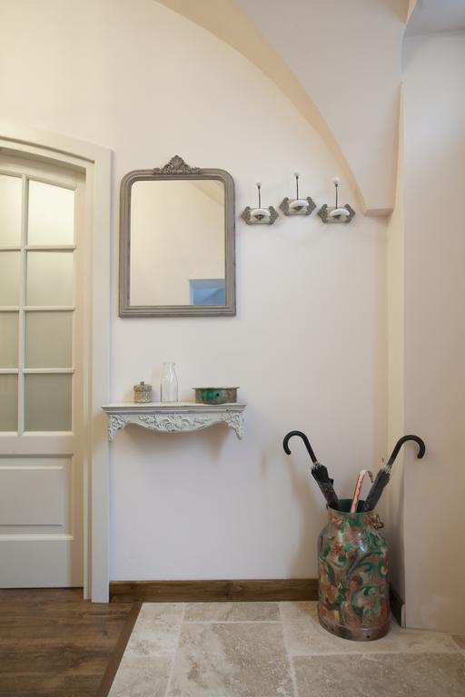 Green Door Apartment Sibiu Oda fotoğraf